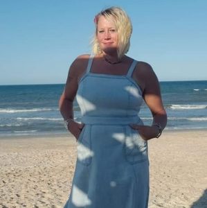 Eva Mendes new youk and company denim dress